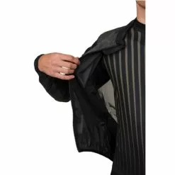 AGU Essential Vindjakke HiVis 13 AGU Essential Vindjakke HiVis -Cykelshorts Butik AGU Essential Vindjakke HiVis 1663073236 05